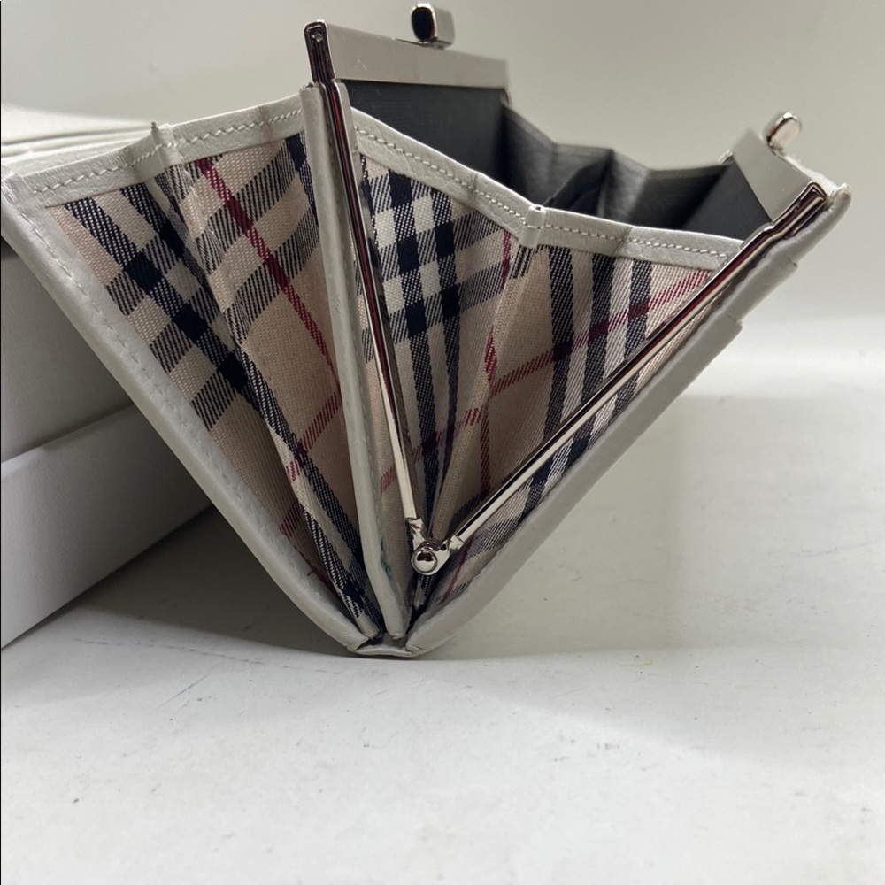 Burberry Pebbled Leather Wallet in Light Gray nwot
